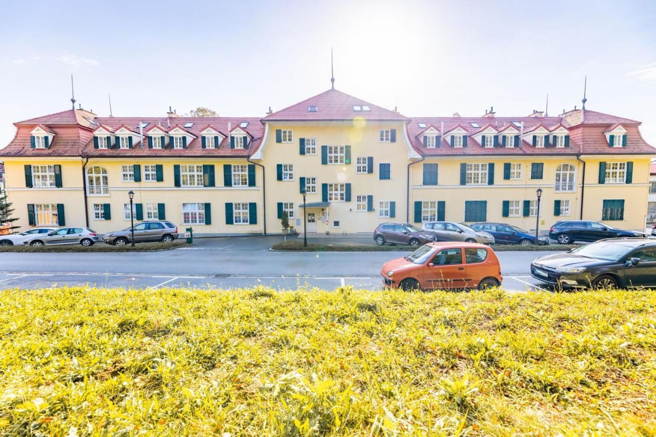 Apartments Vila Golf - Flucher Turizem โรกัชกา สลาทินา ภายนอก รูปภาพ
