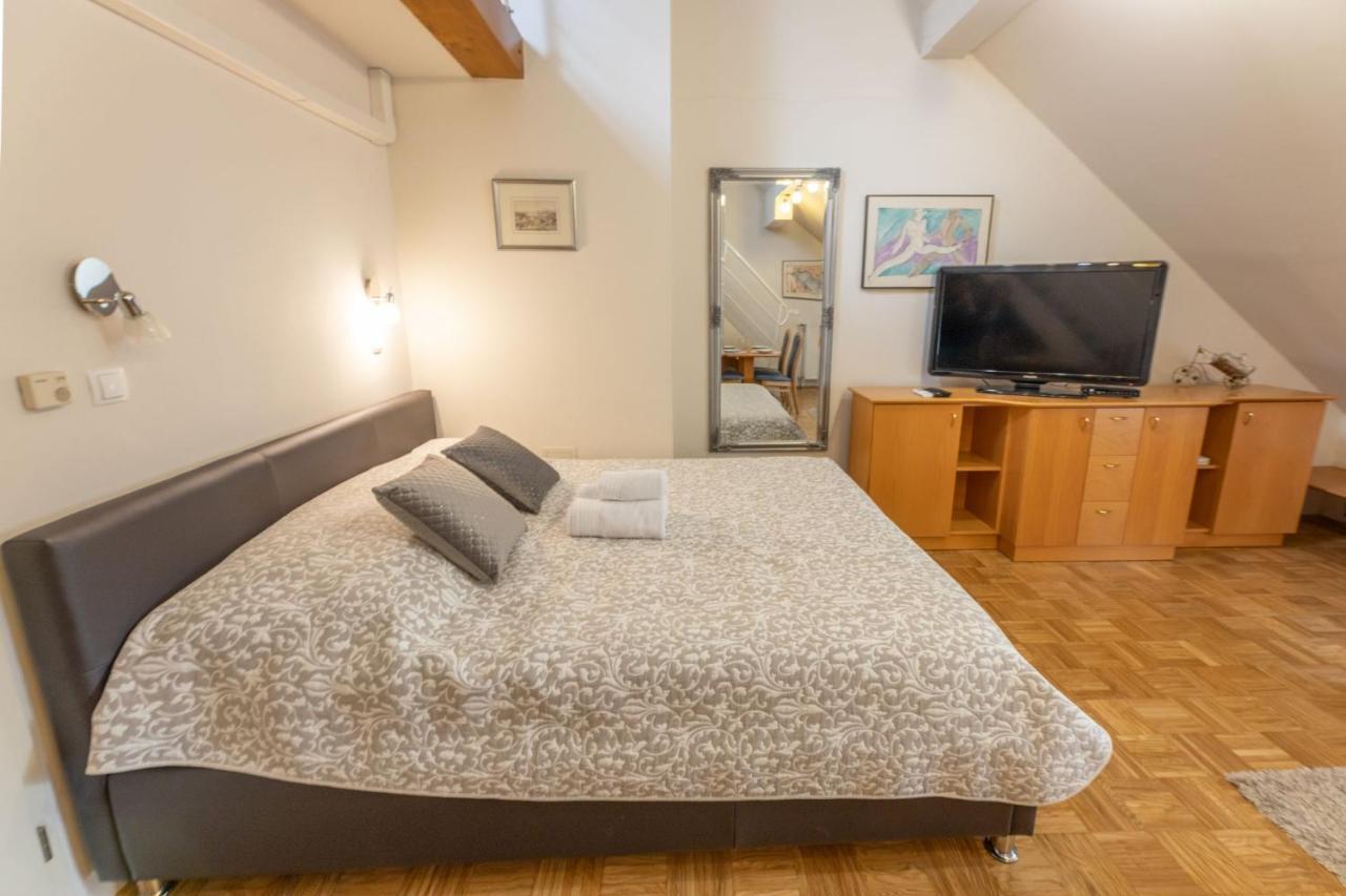 Apartments Vila Golf - Flucher Turizem โรกัชกา สลาทินา ภายนอก รูปภาพ